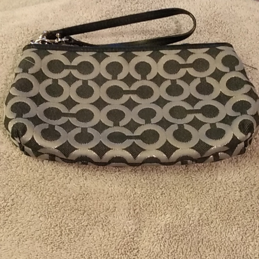 Coach - Picture 2 of 5